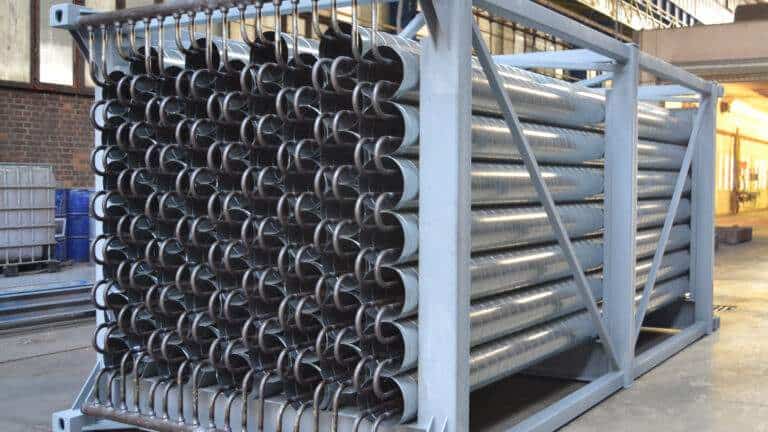 Large-scale thermal energy storage