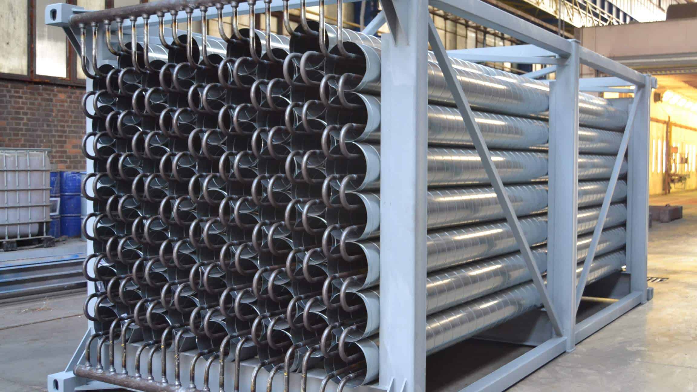 Large-scale thermal energy storage